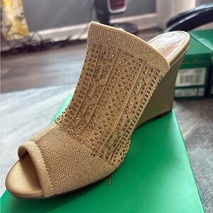 Lauren Lorraine Martha Womens Gold Embellished Wedge Mules Open Toe Shoes